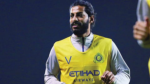 عبدالعزيز الجبرين حائر بين التعاون والوحدة