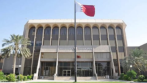 البحرين تعلن تحمّل 50% من أجور العاملين بشركات القطاع الخاص