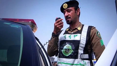 إصابة شخص في حادث تصادم دراجة نارية مع مركبة بمحافظة جدة