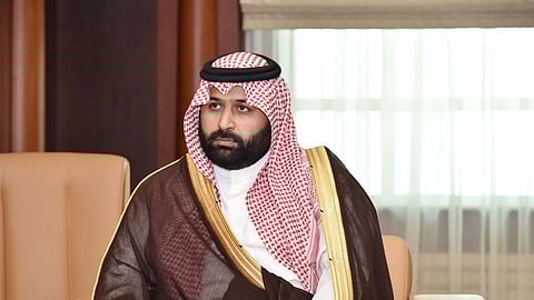 نائب أمير جازان ينقل تعازي القيادة لوالد وذوي الشهيد المالكي