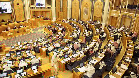 الشورى يوجه بتقديم التجربة السعودية في خفض انبعاثات الوقود كنموذج ريادي عالمي