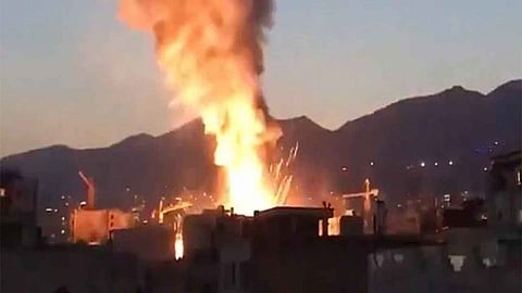 إيران.. 19 قتيلًا وجريحًا في حريق بمستوصف طبي في طهران