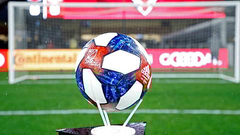 إصابة 4 لاعبين في الدوري الأمريكي بفيروس كورونا