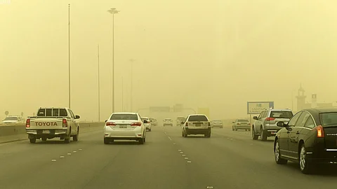 الصخري: رياح مثيرة للأتربة على المنطقة الشرقية.. السبت والأحد