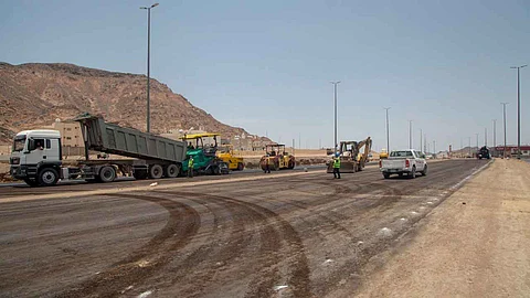 بالصور.. بعد توقف 10 سنوات.. «أمانة المدينة» تستكمل تنفيذ طريق السلام