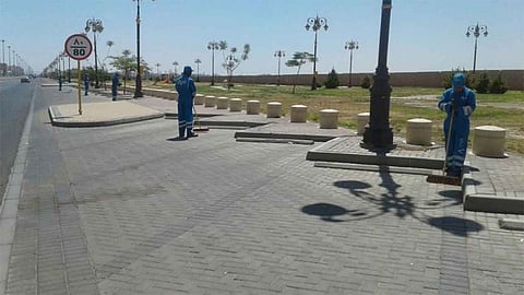 بالصور.. أمانة تبوك: تعقيم نحو ٢٠٠ موقع.. ودوريات نظافة للحدائق والمتنزهات