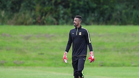 وكيل بخاري يكشف عن سر تفضيل حارس الاتحاد لعرض النصر