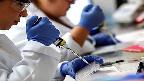 بدء المرحلة النهائية لاختبار اللقاح الروسي المضاد لفيروس كورونا