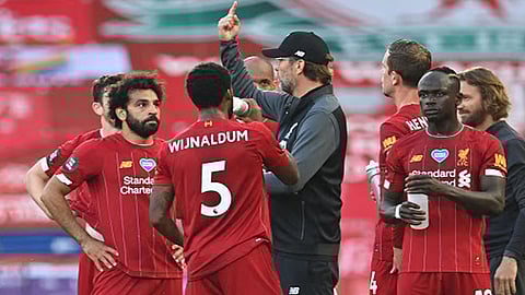 ليفربول يستضيف بيرنلي لمواصلة تحقيق الأرقام القياسية