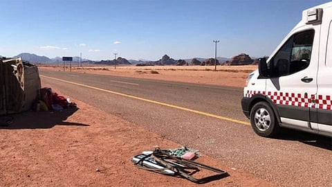 تبوك.. وفاة شخص وإصابة 6 آخرين بحادث انقلاب مركبة على طريق الوجه