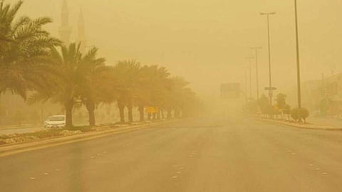 تنبيه من رياح نشطة وأتربة على المدينة المنورة و5 محافظات