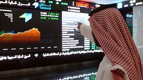 مؤشر سوق الأسهم السعودية يُغلق مرتفعًا عند مستوى 7431.58 نقطة