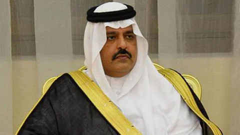 أمير حائل ينقل تعازي القيادة لوالد وذوي الشهيد «العنزي»