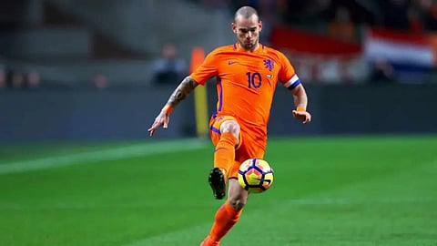 «دوس هولاند» يدفع شنايدر للسير على خطى روبن