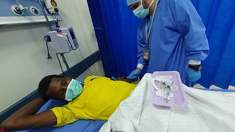 إصابة مهاجم الخليج بـ«كسر مضاعف» تُفسد ثلاثية الاتفاق