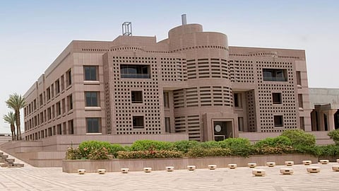 تعرف على مسار الدراسة المزدوجة من جامعة الملك عبدالعزيز ومعايير التقديم