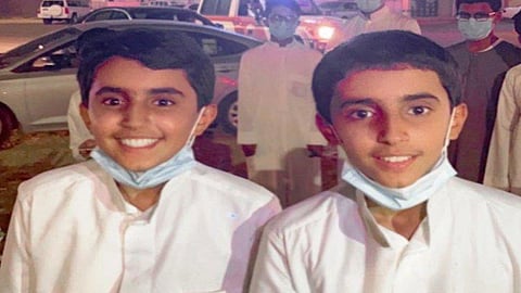 محل تجاري وسيارة.. الهدايا تنهال على توأمي بريدة "بائعَي الكودرد"