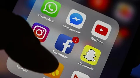 ميزة جديدة من فيسبوك وإنستجرام للحد من انتشار فيروس كورونا