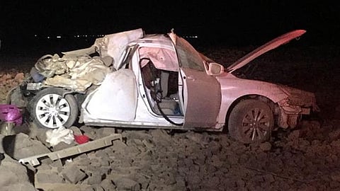 3  حالات وفاة وإصابة واحدة بحادثي انقلاب لسيارتين