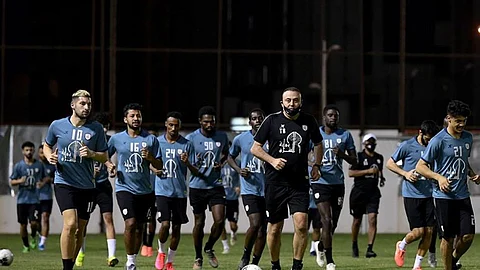 الداود ردًّا على المقللين من جمهور الشباب: شاهدوا مبارياته بمكة والمدينة