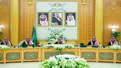 مصدر مسؤول: «ضريبة الدخل» لم يسبق نقاشه في مجلس الوزراء وليس مطروحًا للنقاش