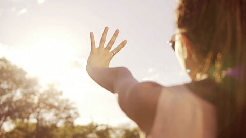 6 نصائح ذهبية للحفاظ على صحة العين في الصيف