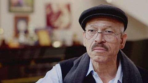 عمل كرسام صناعي وفي إصلاح السفن.. من هو الفنان البحريني سلمان زيمان؟!