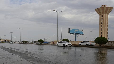 «مدني جازان» يحذّر من أمطار رعدية ونشاط للرياح السطحية