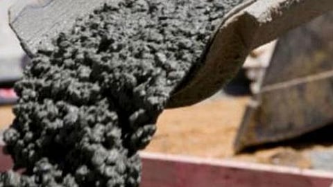 ادعت اختفاءه فجأة.. امرأة تقتل زوجها وتخفي جثته بـ«الخرسانة» داخل حفرة