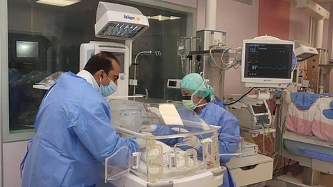 ولادة أول طفل من أم مصابة بفيروس كورونا في الجوف
