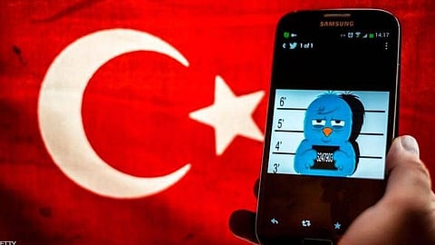 أقره اليوم.. برلمان أردوغان يقيد حرية الرأي بـ«قانون مفخخ»