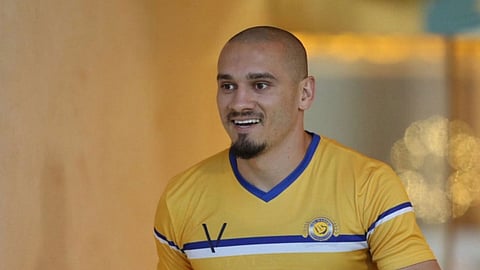 النصر يوفر طائرة خاصة لـ«مايكون» حال أقنع فريقه بالعودة إلى الرياض