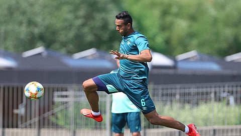 محترف الأهلي يعود إلى التدريبات بعد تعافيه من فيروس كورونا