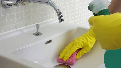 «الصحة» توضح خطوات تعقيم المنزل بعد شفاء المصاب بكورونا