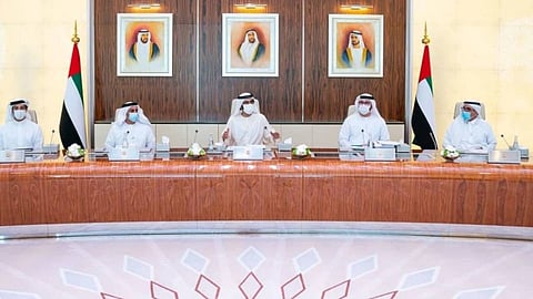 بالصور.. قرارات جديدة لحكومة الإمارات خلال اجتماعها في قصر الرئاسة