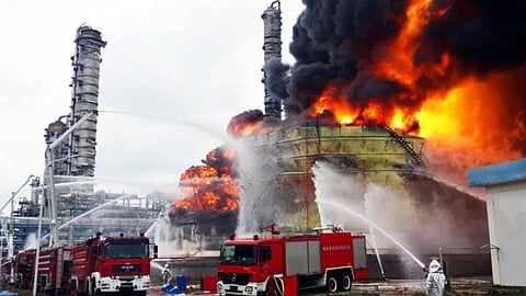 مقتل 6 أشخاص وإصابة 4 آخرين في انفجار بمصنع كيماويات