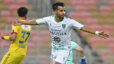 الأهلي يخطف فوزًا دراميًا من بين أنياب الحزم