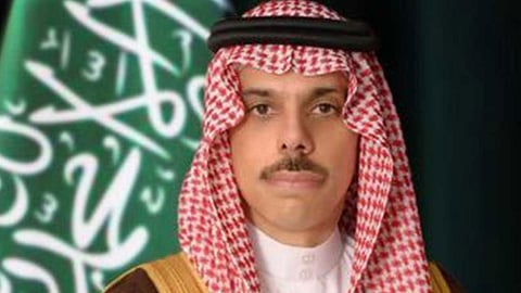 الأمير فيصل بن فرحان يناقش قضايا إقليمية مع وزيرة خارجية إندونيسيا