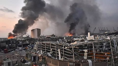 رسميًّا.. تحذير من غازات سامة في محيط انفجار مرفأ بيروت