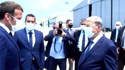 بالفيديو.. أول تصريحات لماكرون بعد وصوله بيروت: لا إصلاحات قبل مواجهة الفساد