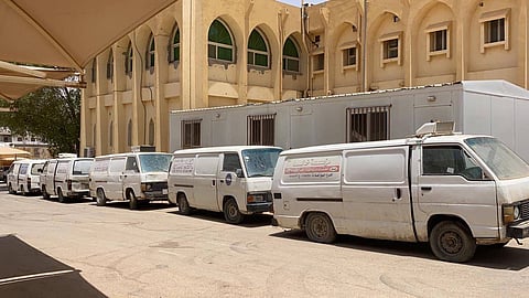 ضبط 5 مركبات تُستَخدم لتخزين المواد الغذائية بطرق مخالفة في السيح