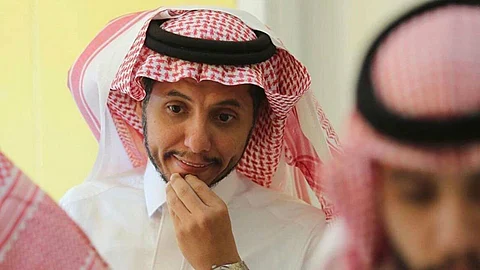 رئيس النصر يكسر حاجز الصمت ويهاجم حكم الكلاسيكو