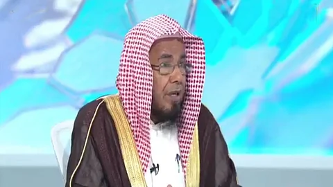 بالفيديو.. الشيخ المطلق يوضح حكم قص الحواجب.. والمنهي عنه