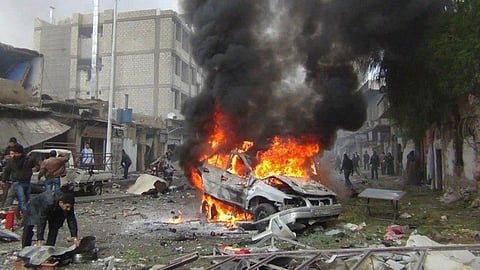 مقتل 7 شرطيين وإصابة 15 آخرين في انفجار سيارة مفخخة بأفغانستان