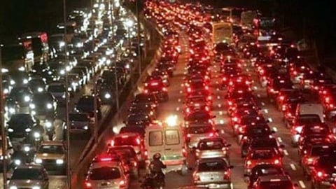 بـ820 كيلو مترًا.. رقم قياسي جديد لفرنسا في الاختناقات المرورية