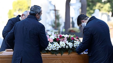 حصيلة كورونا حول العالم.. الإصابات تقترب من 20 مليونًا والوفيات 731 ألفًا