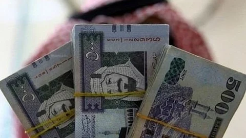 استغلال النفوذ وغسل الأموال يوقف مدير أحد الموانئ وعددًا من الموظفين
