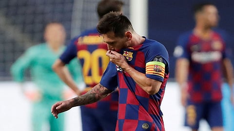 ميسي يهدد بترك برشلونة.. والجماهير تصف اللاعبين بـ«الأوغاد»