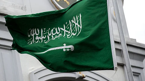 أخبار السعودية اليوم.. طبيبة تنسى فوطة داخل بطن سيدة 9 أيام.. وتفاصيل جديدة عن حريق محلات الخيام وبيوت الشعر بالرياض
