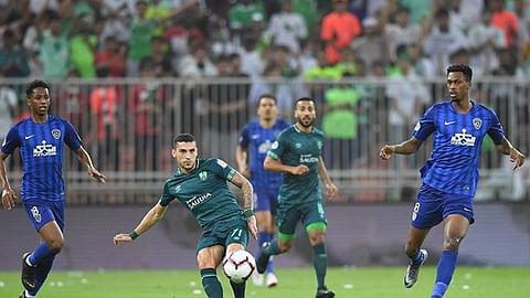 الهلال يسعى إلى حسم اللقب أمام الأهلي.. والنصر يتمسَّك بأمل الجولات الأخيرة
